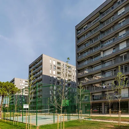 One Bedroom Apartment *